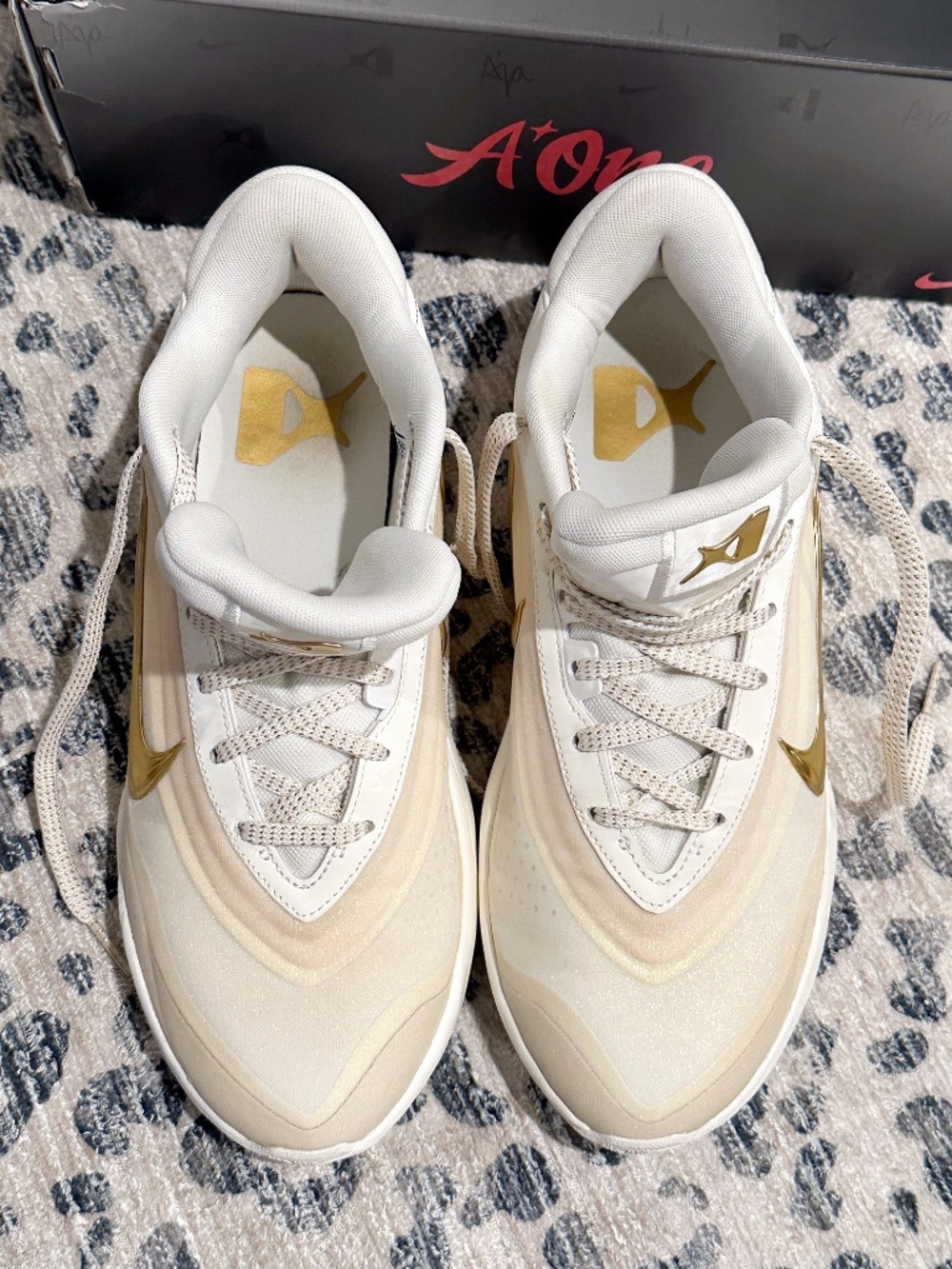 Nike A'One Basketball Shoes Sail/Metallic Gold Size 9 - Picture 8 of 10